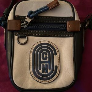 Women’s crossbody purse